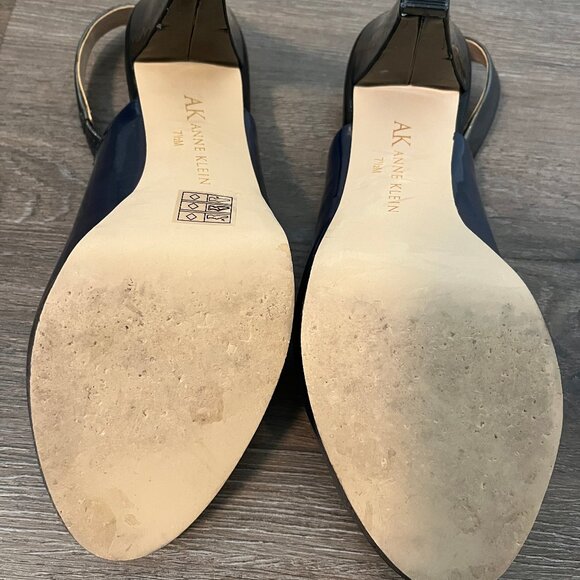 Anne Klein Akebony Navy/Grey- Ebony- Size 7.5 Heels - Picture 4 of 9
